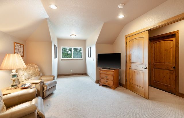 3911 Kite Dr, Kerrville, TX 78028