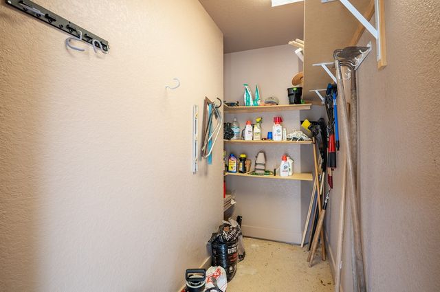 3911 Kite Dr, Kerrville, TX 78028