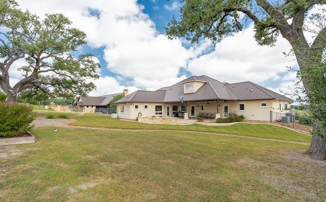 3911 Kite Dr, Kerrville, TX 78028