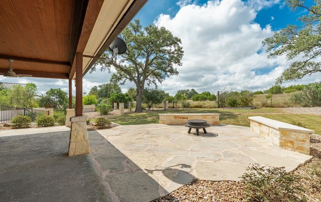 3911 Kite Dr, Kerrville, TX 78028
