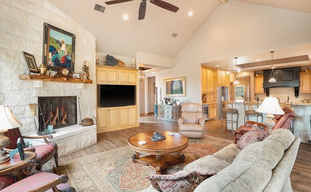 3911 Kite Dr, Kerrville, TX 78028