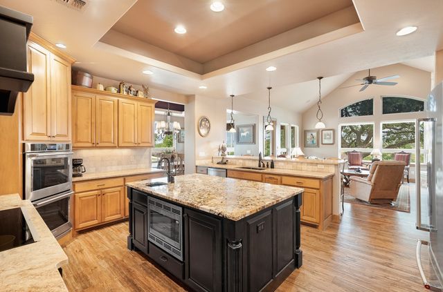 3911 Kite Dr, Kerrville, TX 78028