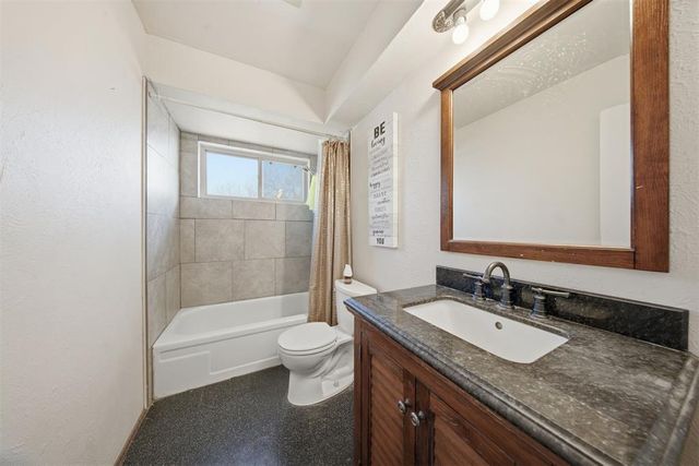 416 S English Street, Moore, OK 73160