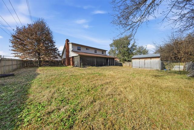 416 S English Street, Moore, OK 73160