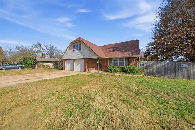 416 S English Street, Moore, OK 73160