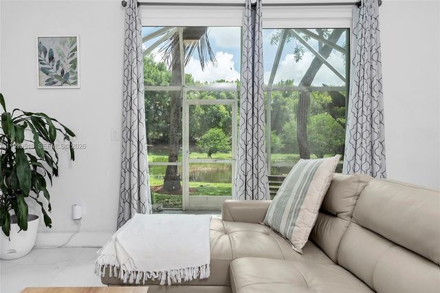 1492 Veracruz Ln 4-4, Weston, FL 33327