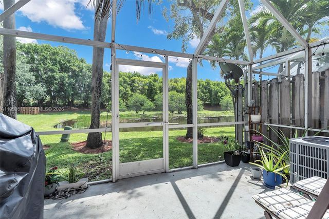 1492 Veracruz Ln 4-4, Weston, FL 33327