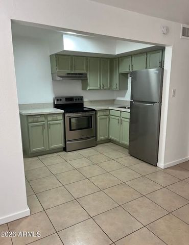 604 S Bellview -- B, Mesa, AZ 85204