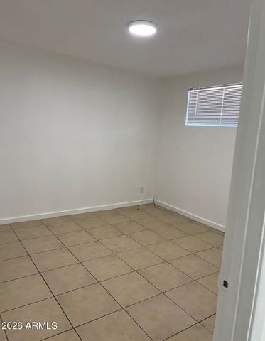 604 S Bellview -- B, Mesa, AZ 85204