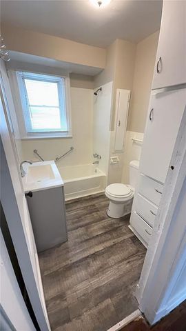 4034 Agnes Avenue, Kansas City, MO 64130