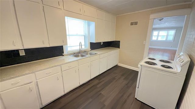 4034 Agnes Avenue, Kansas City, MO 64130