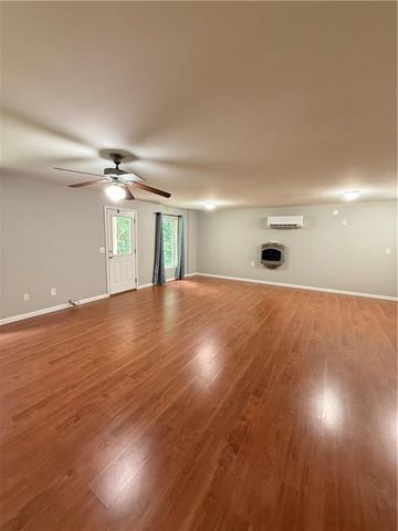 950 Mill Creek Avenue, Canton, GA 30115