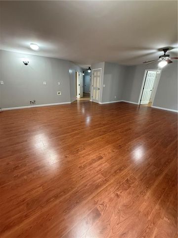 950 Mill Creek Avenue, Canton, GA 30115