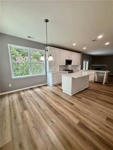 950 Mill Creek Avenue, Canton, GA 30115