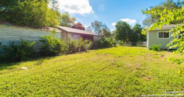 1519 El Monte, San Antonio, TX 78201
