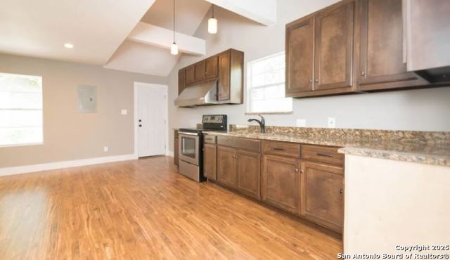 1519 El Monte, San Antonio, TX 78201