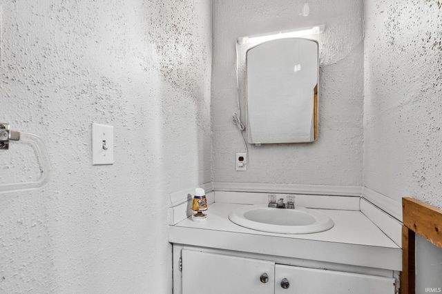 1603 S 500 East, Tipton, IN 46072