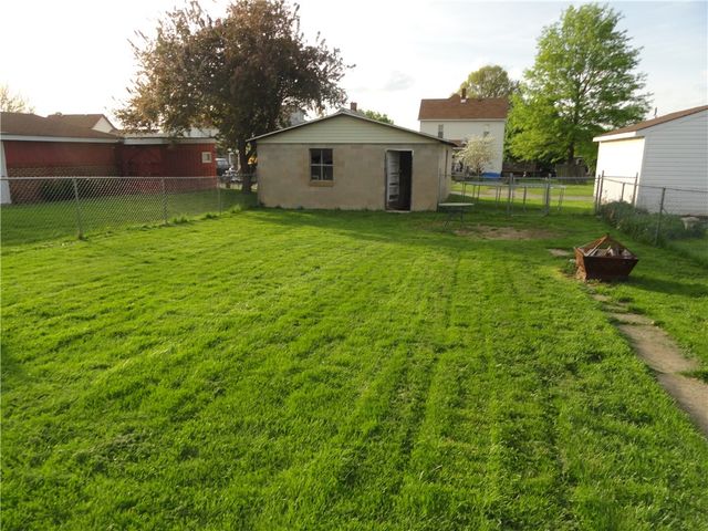 11 Avenue B, Latrobe, PA 15650