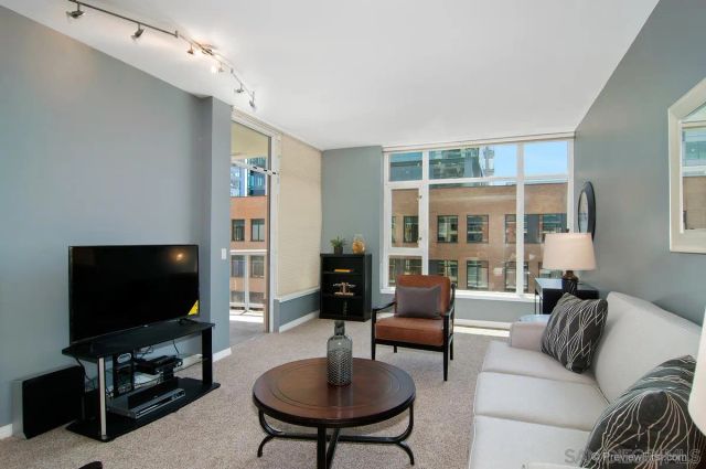 427 9th Ave 502, San Diego, CA 92101