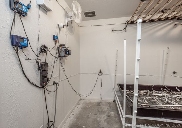 22127 Jimbo, Marietta, OK 73459