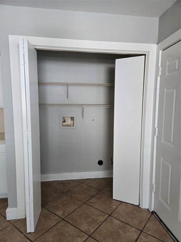 15850 E Park Court, Houston, TX 77082