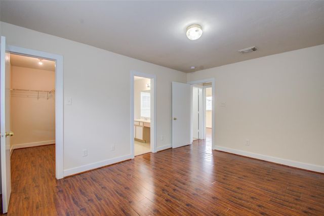 15850 E Park Court, Houston, TX 77082