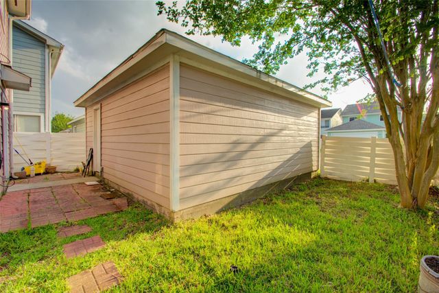 15850 E Park Court, Houston, TX 77082