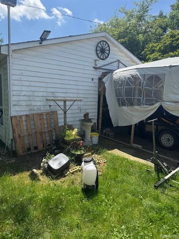 2914 Leith Street, Flint, MI 48506