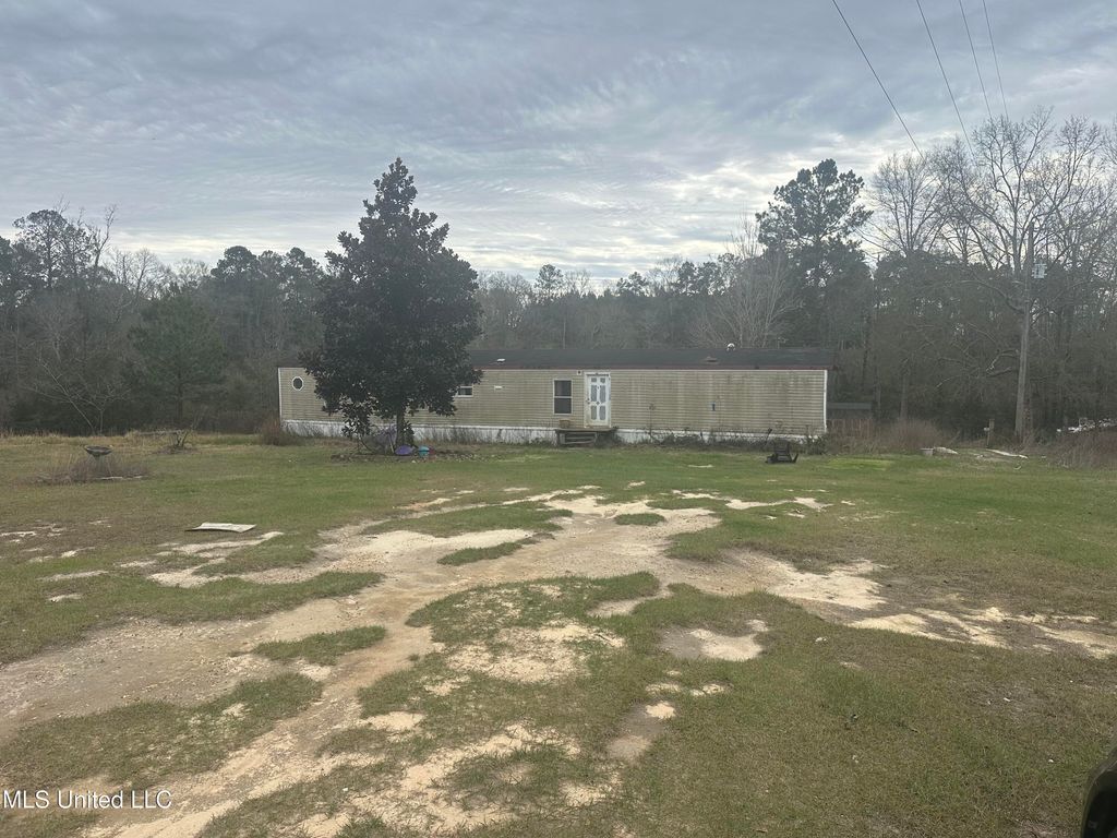 90 Augusta Drive, Carriere, MS 39426