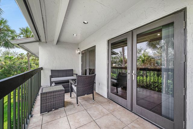 11355 Pond View Drive D202, Wellington, FL 33414