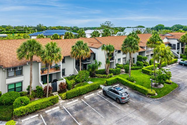 11355 Pond View Drive D202, Wellington, FL 33414