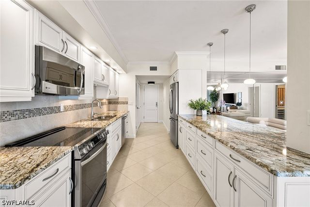 3401 Gulf Shore BLVD N 205, Naples, FL 34103
