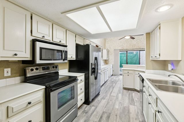 7450 Holly Hill Drive 114, Dallas, TX 75231