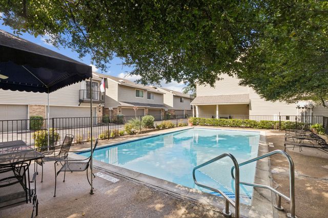 7450 Holly Hill Drive 114, Dallas, TX 75231