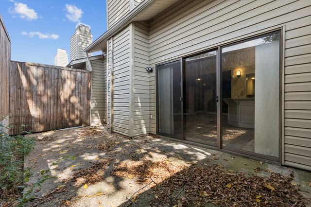 7450 Holly Hill Drive 114, Dallas, TX 75231