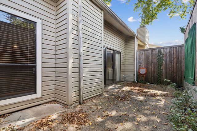 7450 Holly Hill Drive 114, Dallas, TX 75231