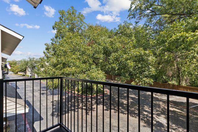 7450 Holly Hill Drive 114, Dallas, TX 75231