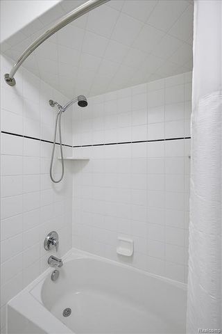 1422 Galena, Rochester Hills, MI 48306