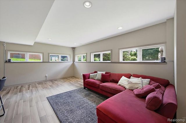 1422 Galena, Rochester Hills, MI 48306