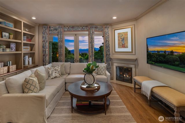 49 NW Cherry Loop, Shoreline, WA 98177