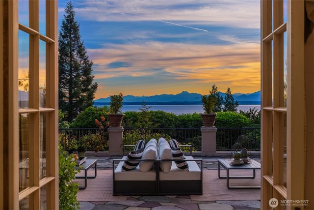 49 NW Cherry Loop, Shoreline, WA 98177