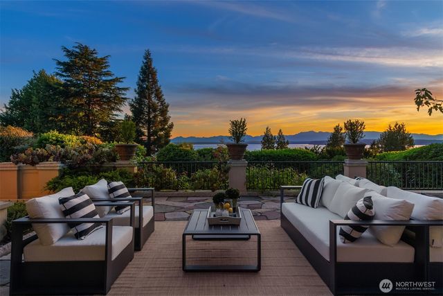 49 NW Cherry Loop, Shoreline, WA 98177