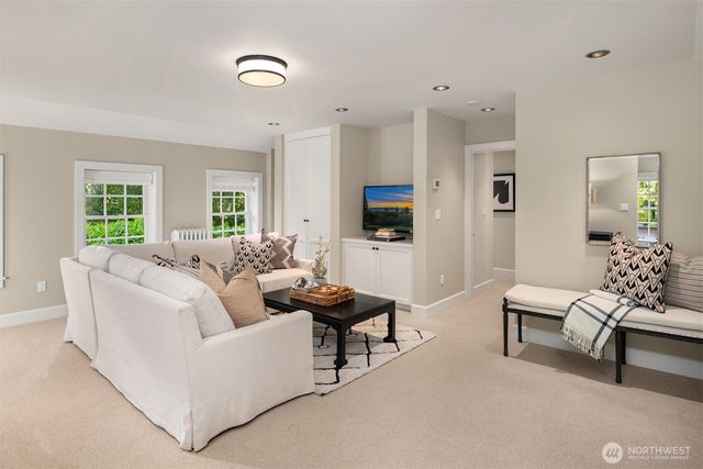 49 NW Cherry Loop, Shoreline, WA 98177