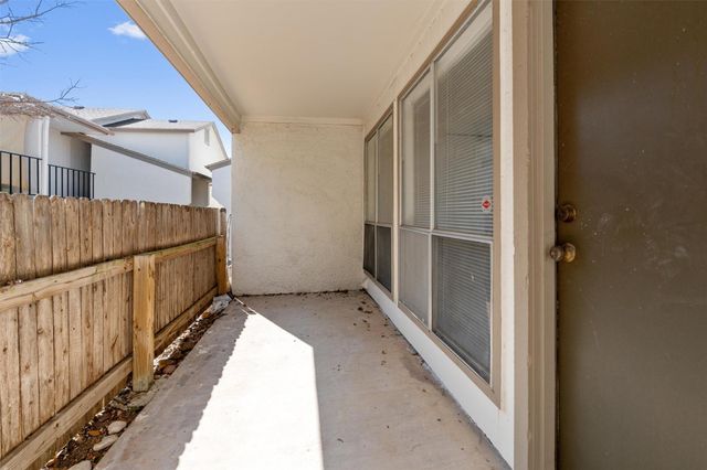 6910 Hart LN 203, Austin, TX 78731