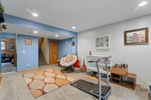 348 W Eagle Lake Drive, Maple Grove, MN 55369