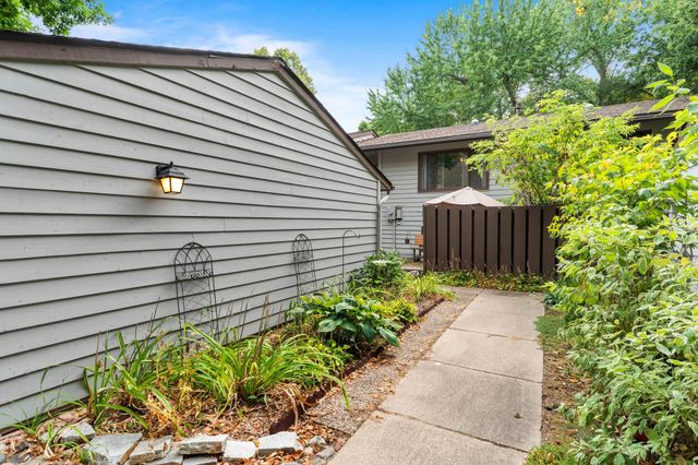 348 W Eagle Lake Drive, Maple Grove, MN 55369