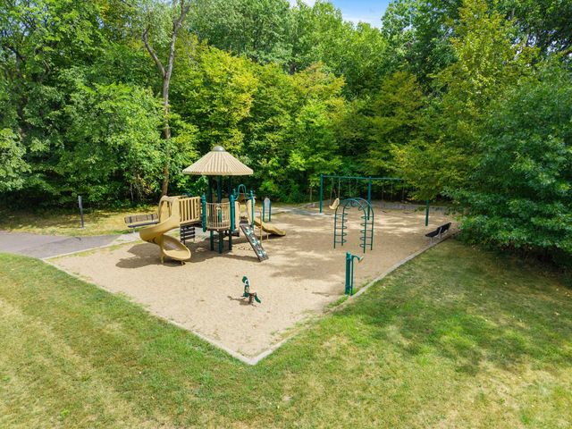 348 W Eagle Lake Drive, Maple Grove, MN 55369