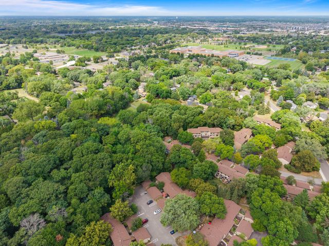 348 W Eagle Lake Drive, Maple Grove, MN 55369