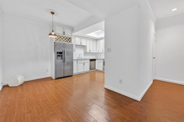 11711 Memorial Drive 305, Houston, TX 77024