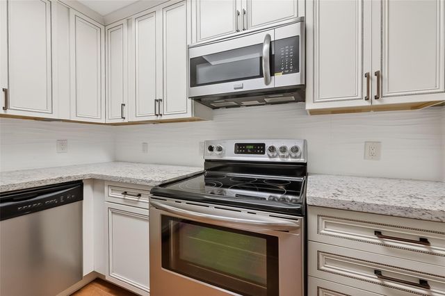 11711 Memorial Drive 305, Houston, TX 77024